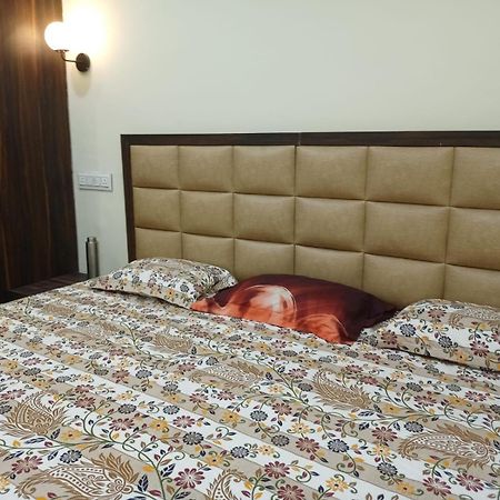 דאוגהאר Chinta Haran Rest House מראה חיצוני תמונה