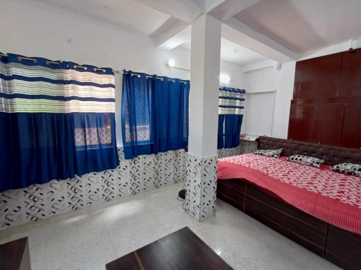 דאוגהאר Chinta Haran Rest House חדר תמונה