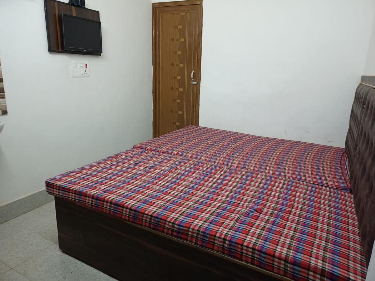 דאוגהאר Chinta Haran Rest House מראה חיצוני תמונה