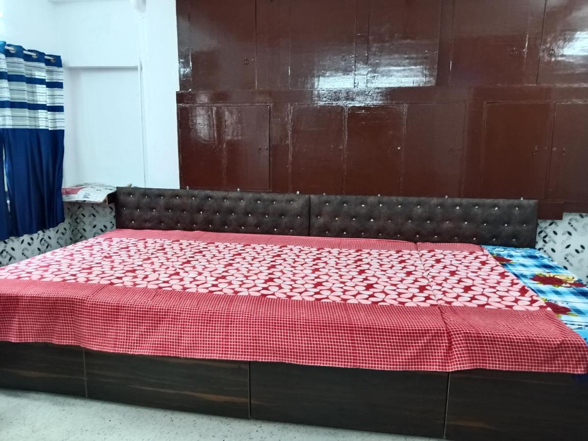 דאוגהאר Chinta Haran Rest House חדר תמונה