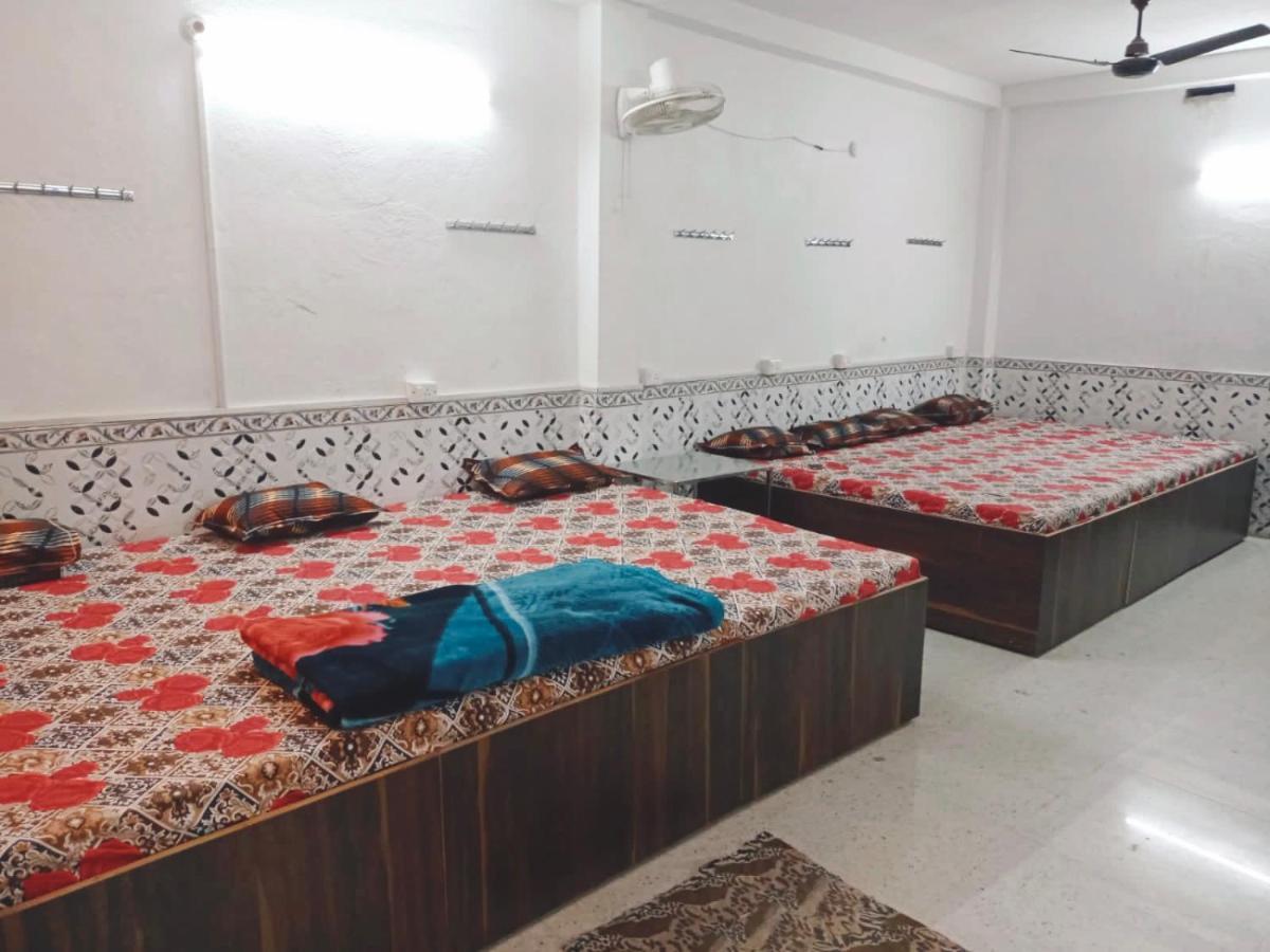 דאוגהאר Chinta Haran Rest House מראה חיצוני תמונה