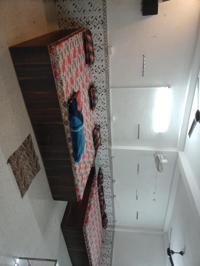 דאוגהאר Chinta Haran Rest House מראה חיצוני תמונה