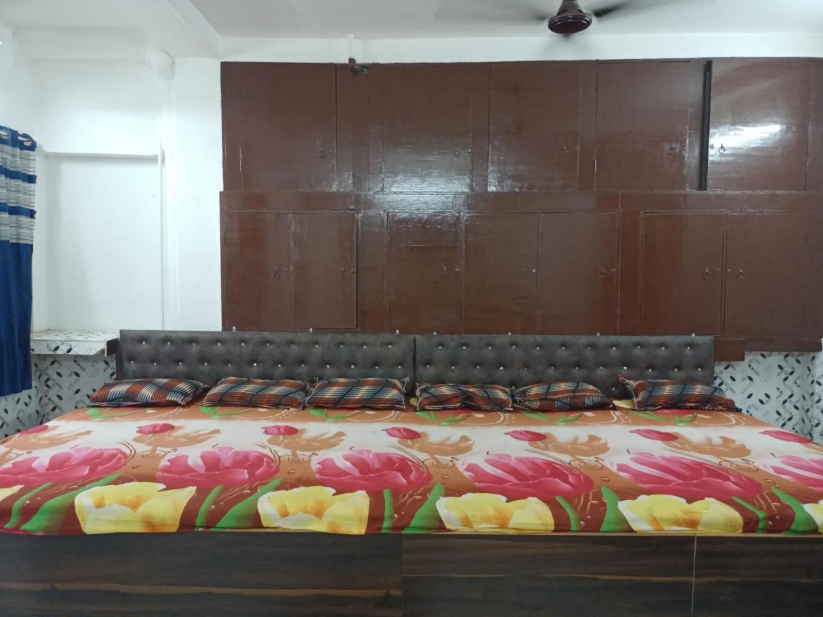 דאוגהאר Chinta Haran Rest House חדר תמונה